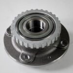 Cubo Roda Tras. C/ Rolamento Berlingo 1.6/1.8 99/11 / Xsara Picasso 1.6/2.0 01/10 / 405 1.6/1.8/2.0 92/99 / Partner 1.6/1.8 99/... / Hoggar 14/... (32Mm - 4 Furos - C/ Abs) (Embal. 10 Pcs) - Roc - Roc