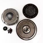 Kit De Embreagem (Plato/Disco/Rolamento/Volante) Jumpy / Expert 1.5/1.6 Bluehdi Diesel 17/... / Scudo 1.5 Bluehdi Diesel 22/... (C/ Volante Rigido) Diam: 240 Est: 21 - Mecarm - Mecarm